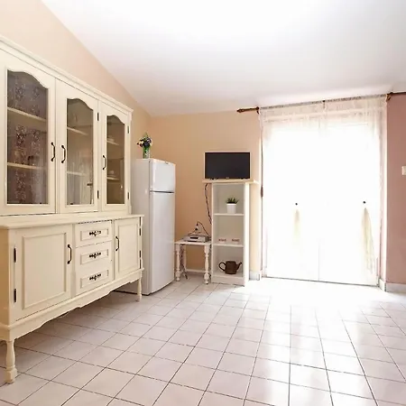 Apartament Fuer 4 Personen Ca 38 Qm In Liznjan, Istrien Suedkueste Von Istrien