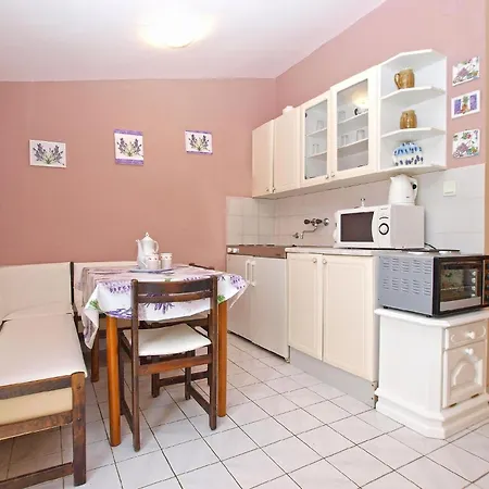 Apartament Fuer 4 Personen Ca 38 Qm In Liznjan, Istrien Suedkueste Von Istrien